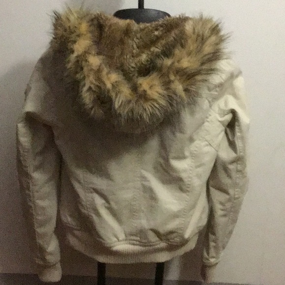 Old Navy fur lined jacket - Picture 5 of 8